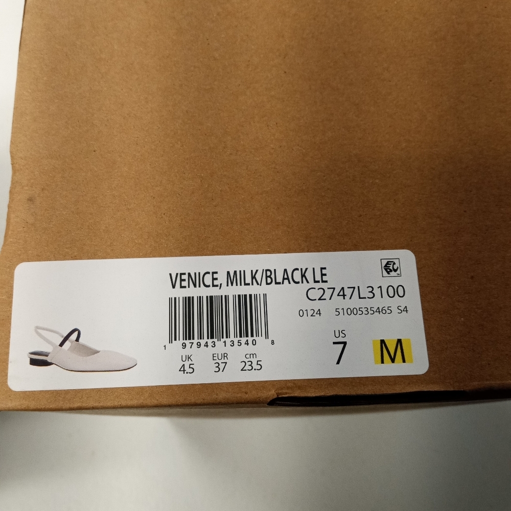 New Vince Women's Buttery Soft Leather Cream and Black Slingback Flats Size 7M - Picture 11 of 12